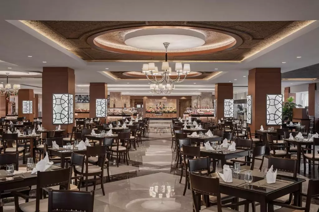 رستوران هتل پاپیلون آیشا آنتالیا